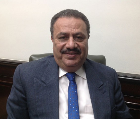  رضا عبد القادر -رئيس مصلحة الضرائب المصرية 