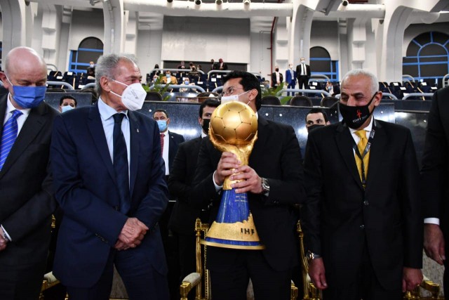 أشرف صبحي مع كأس العالم