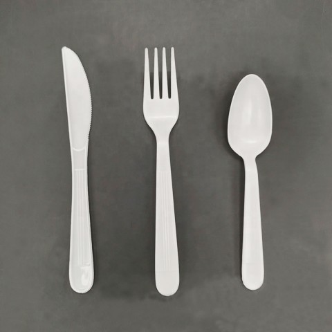 أدوات مائدة بلاستيكية