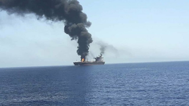 انفجار سفينة إسرائيلية في خليج عمان