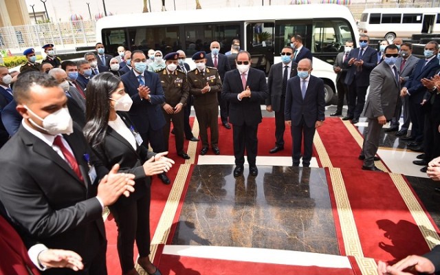 الرئيس السيسي خلال افتتاح مُجمع الوثائق المؤمَّنة والذكية