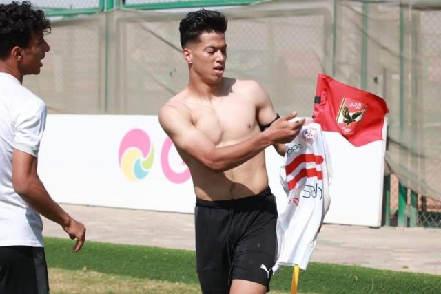 إمام عاشور لاعب الزمالك 