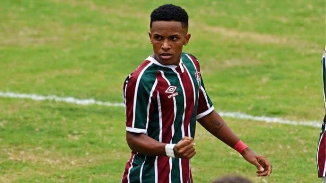 كايكي ( 17 عام ) لاعب فريق فلومينيزي البرازيلي