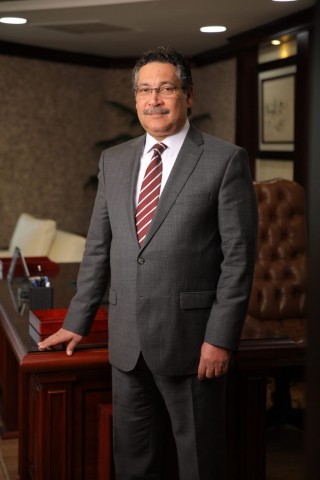 حسن غانم رئيس مجلس الإدارة والعضو المنتدب  لبنك التعمير والإسكان