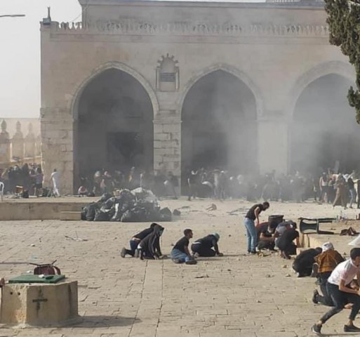 مواجهات بين الفلسطينين والاحتلال 