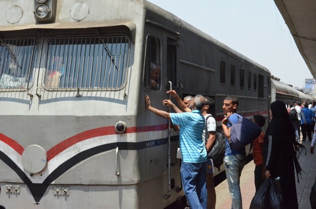 خروج قطار عن القضبان بـ محطة مصر 