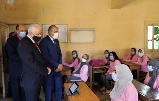 زيارة وزير التعليم لمدارس القاهرة 