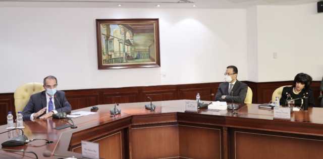 «الاتصالات»: توفير الإنترنت فائق السرعة بالمنازل بأسعار مناسبة
