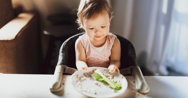 ممنوعات في أكل الأطفال الأقل من السنة 