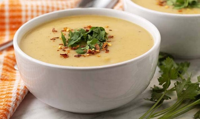 شوربة القرنبيط بالجزر