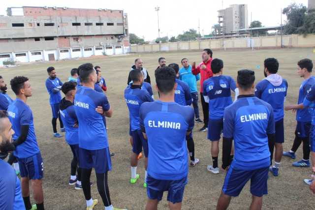 دوري المظاليم .. أبوالعنين شحاته يبدأ تجهيز فريق المنيا لمواجهة المدينة المنورة في الممتاز ب