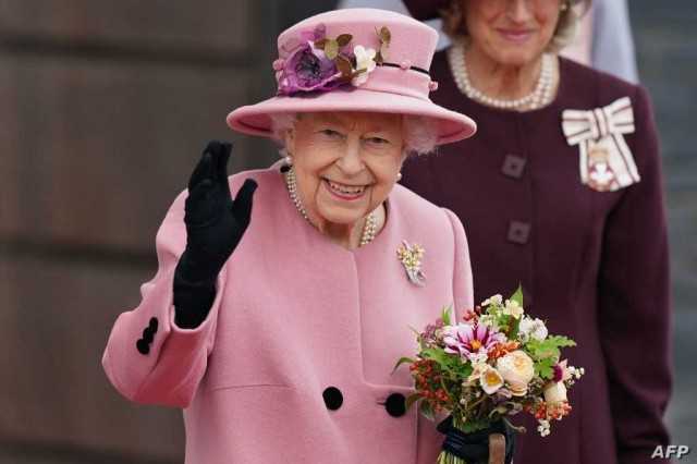 ما هو صنف الطعام الممنوع في القصور الملكية البريطانية بأمر الملكة اليزابيث ؟؟