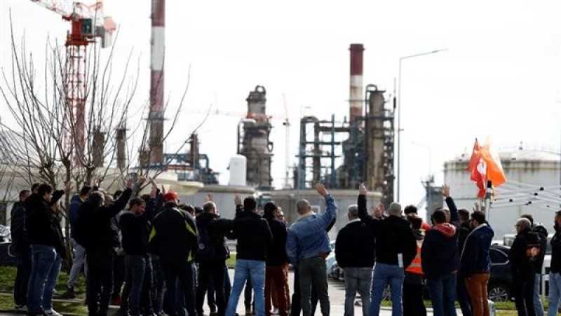 إضراب 34% من عمال مصافي ومستودعات توتال إنرجيز الفرنسية