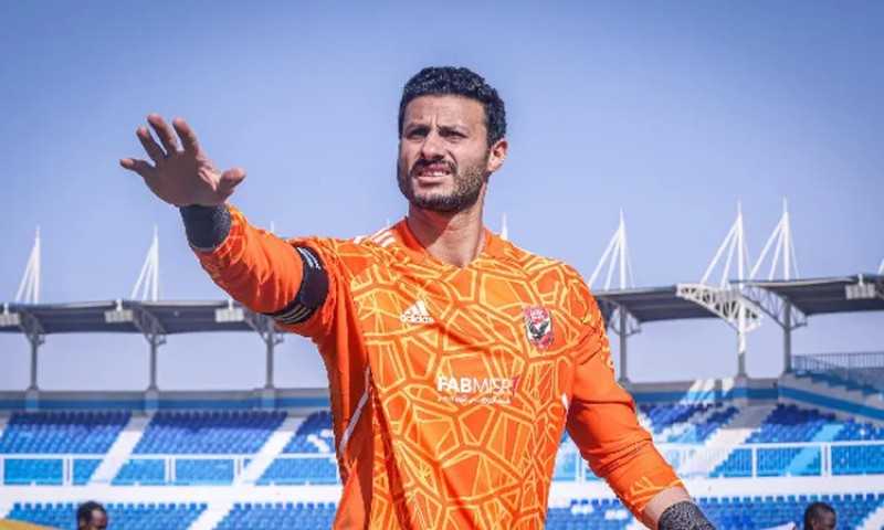 لاعب سموحة يكشف كواليس أزمته مع محمد الشناوي (فيديو)