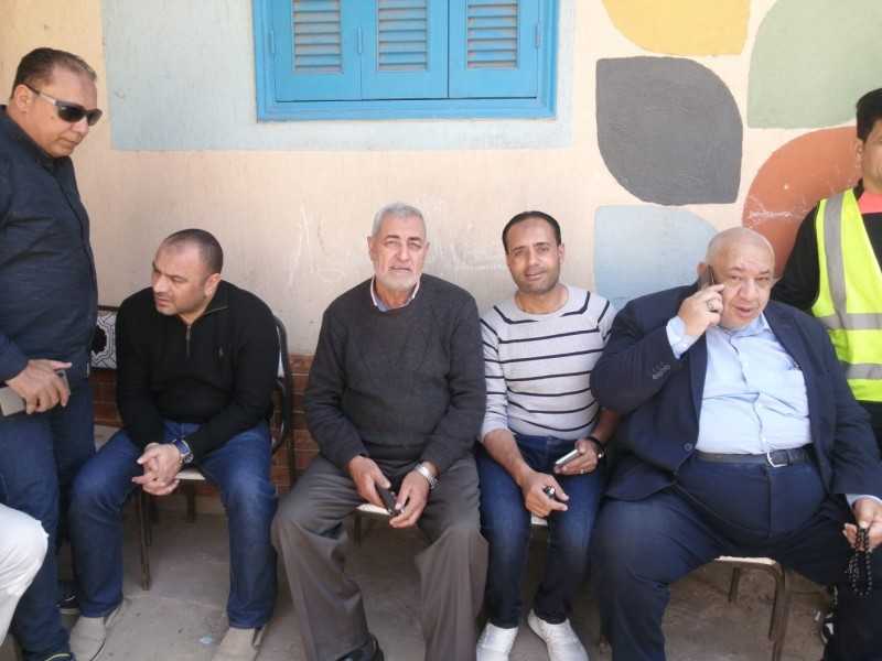 نواب مستقبل وطن الحصي والتمامي وابوحجازي يتابعون سيرعمل القافلة الطبية رقم ٣٨ المجانية بقرية السلام