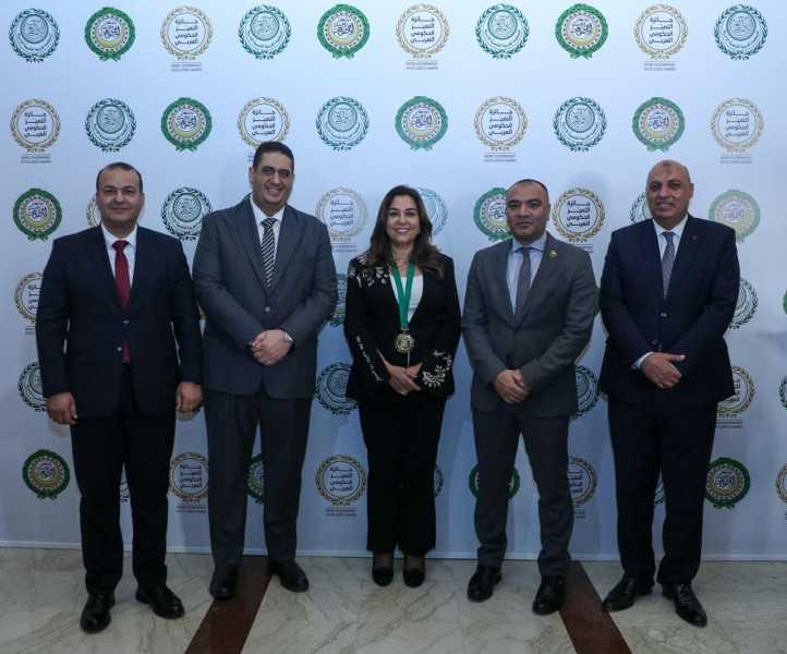 نواب الشيوخ حصول الوزيرة منال عوض علي جائزة التميز الحكومي العربي يؤكد علي جدارتها وتاريخها الكبير للكثير  من الإنجازات