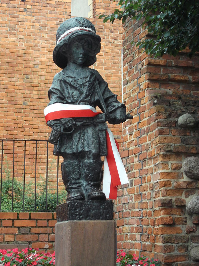 نصب يخلد ذكرى الجنود الاطفال الذين رحلوا جراء الحرب العالمية الثانية
