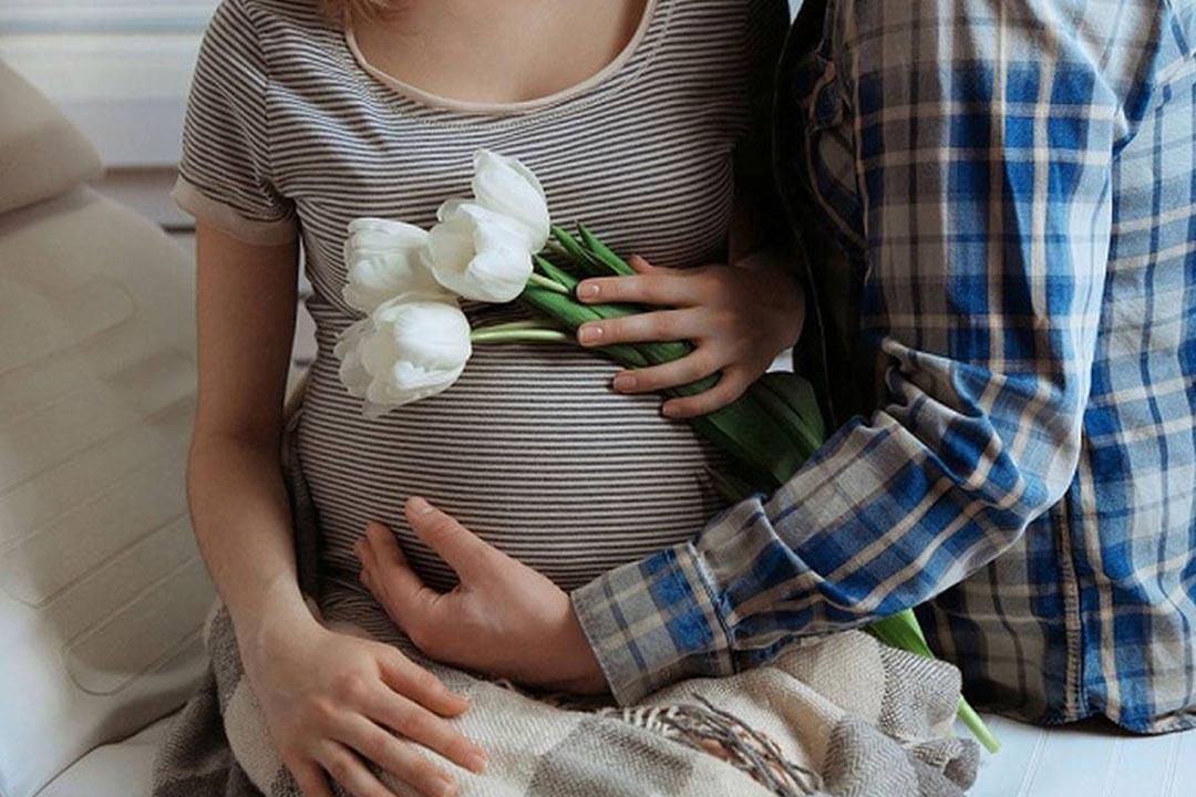 هل تؤثر العلاقة الحميمية على الحمل