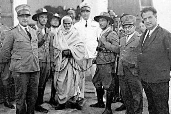 اعتقال الفاشية الإيطالية لشيخ الشهداء (عمر المختار).